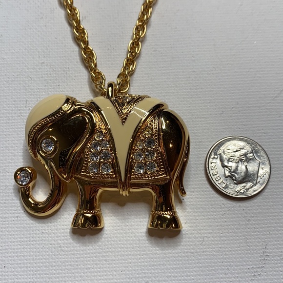 Vintage signed KJL for Avon elephant pendant brooch - Picture 5 of 8